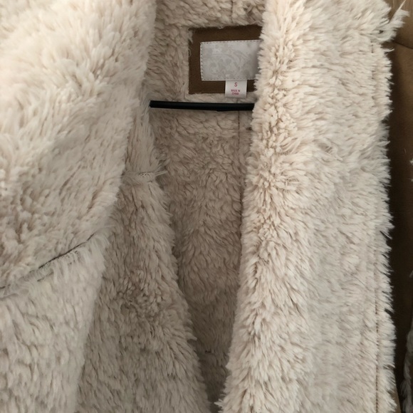 Sherpa vest never worn - Picture 2 of 4